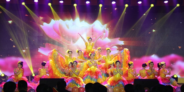 1-02、房地產(chǎn)公司、物業(yè)公司開場舞《春海》.jpg